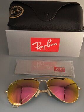 Unused Ray-Ban Aviator RB3026 Gold Frame Pink Mirror Lens 62-14 Sunglasses